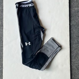 Under Armour cold Gear Youth Medium leggings